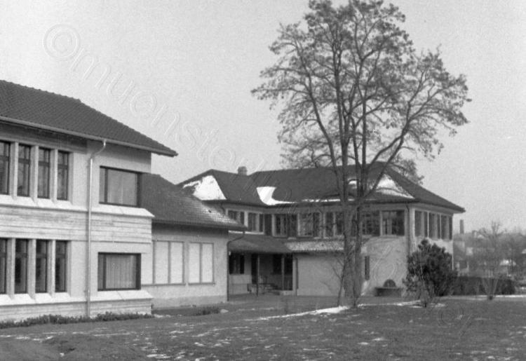 ca. 1985, Schulhaus