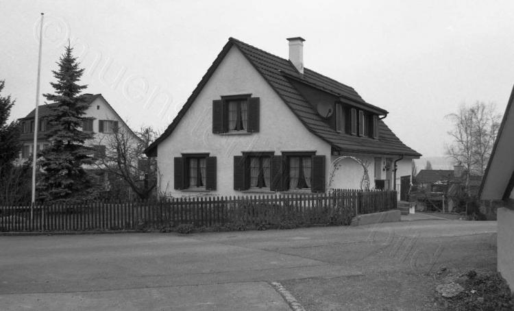 Bahnweg 1