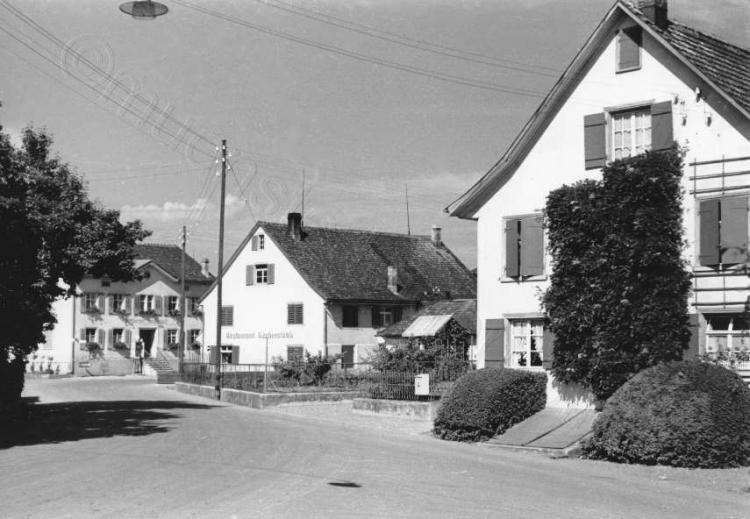 alte Landstrasse / rechts: alte Post