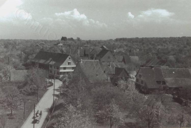 Dorfstrasse vom Kirchturm aus