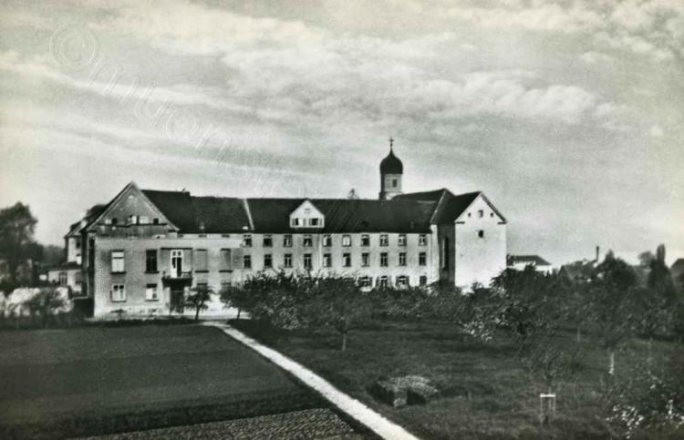 1946