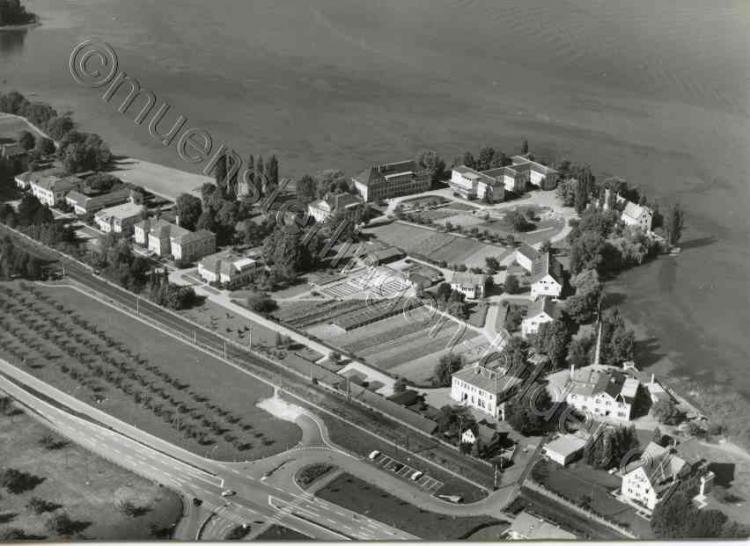 1976