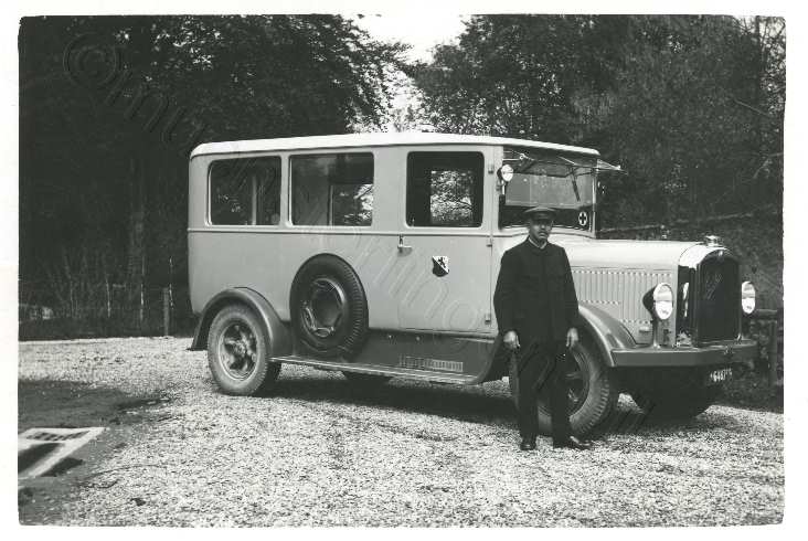 1932