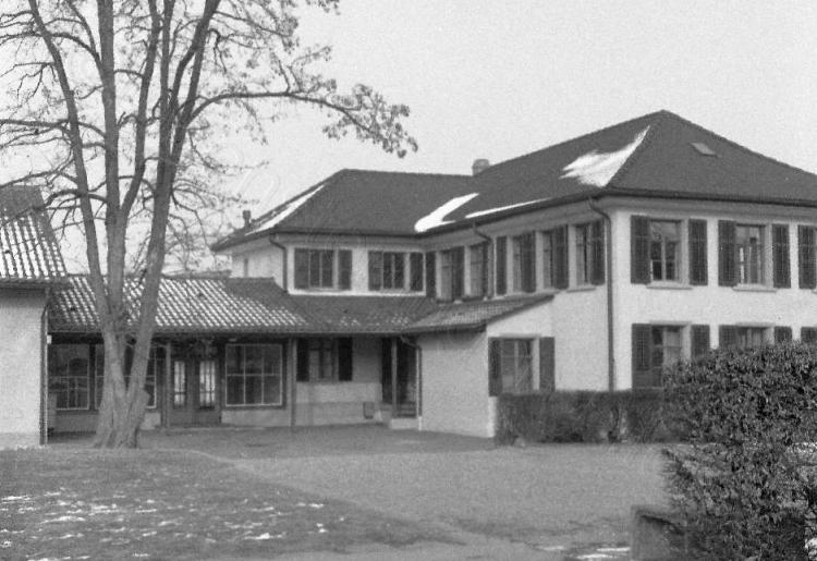 ca. 1985, Schulhaus