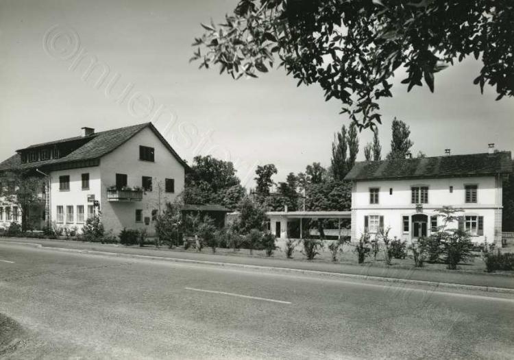 Seestrasse mit Post und Bahnhof