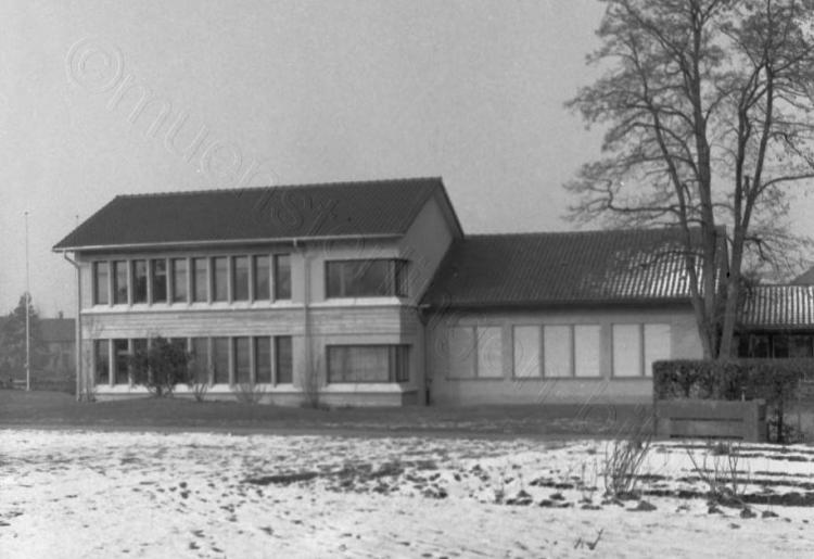 ca. 1985, Schulhaus