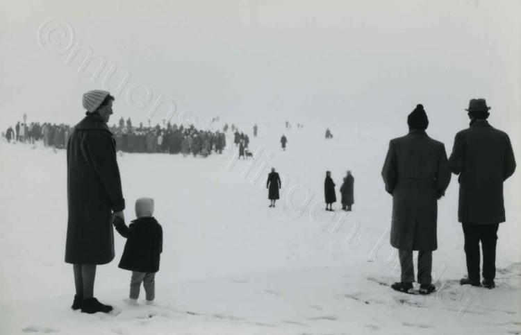 1963