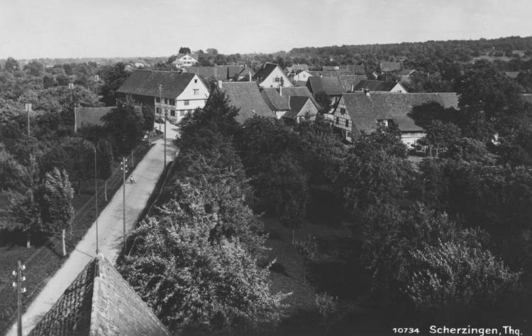 Dorfstrasse vom Kirchturm aus