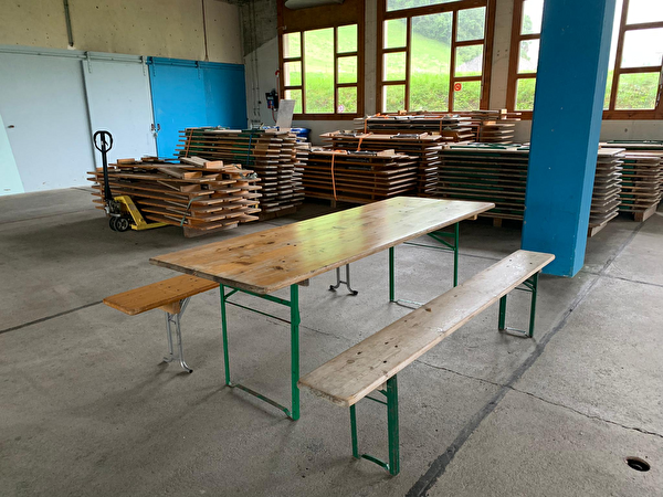 Table et bancs