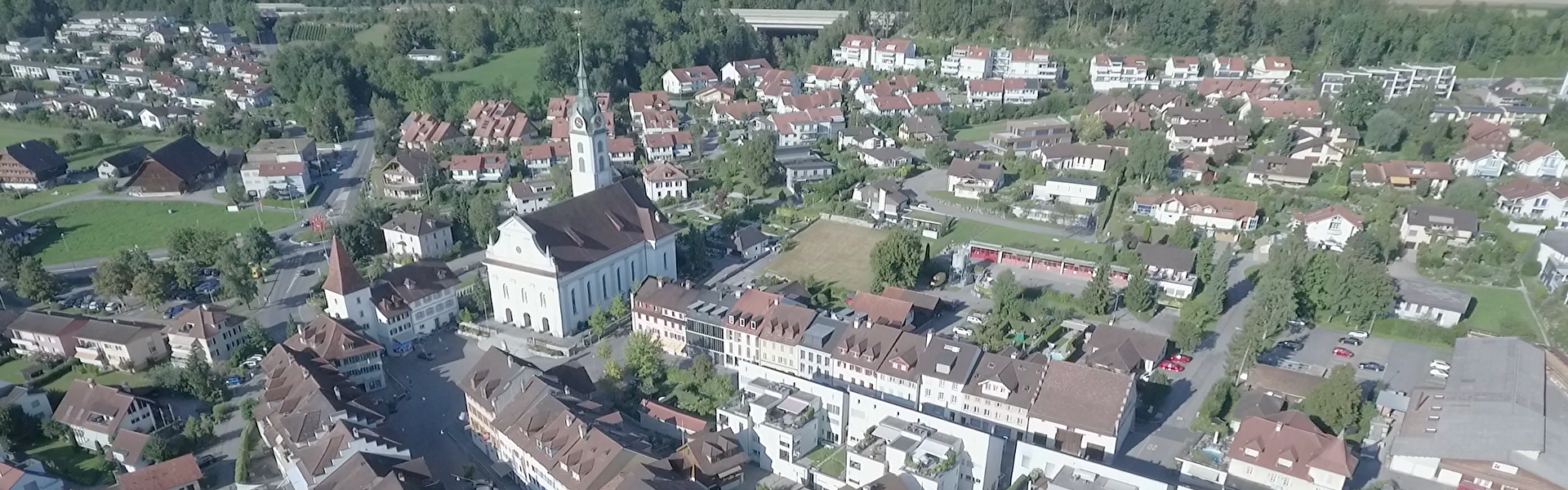 Flugaufnahme Städtli, Fokus Stadtstrasse