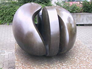 Benazzi Raffael *1933 Rapperswil
Wasserwerkstrasse 129, 8037 Zürich

1949-52 Handwerkliche Ausbildung in Zürich 
1975 Aufenthalt in San Francisco, USA
1976 Atelier in New York City, 
1966 Hans Arp-Preis 
1969 Grossplastik Sportzentrum Magglingen 

Ausstellungen: 
1976 Museum zu Allerheiligen, Schaffhausen 
1986 Kunsthaus Glarus
1993 Kunstmuseum Solothurn 
1997 Casa Rusca, Locarno