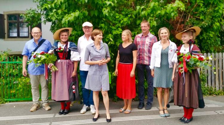 Gruppenbild mit Ehrendamen