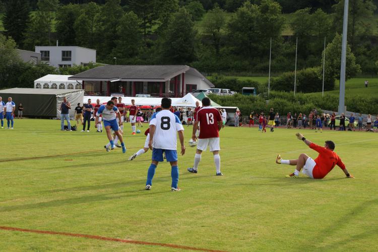 Die Gemeinde hatte im Jahr 2005 für rund 275'000 Franken ein Kunstrasenfeld erstellen lassen. 
