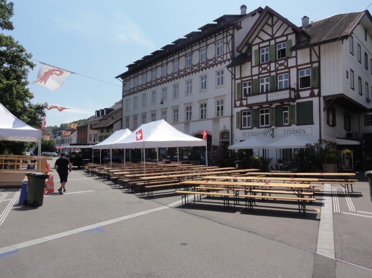 Warten auf den Festbeginn