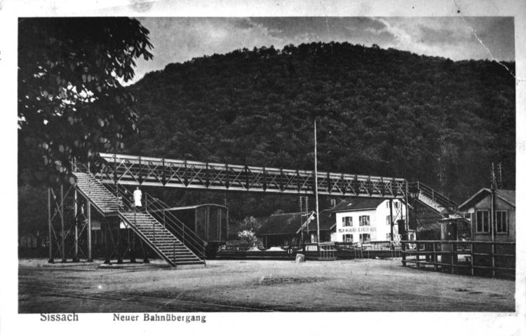 Wagnerei Frech im Hintergrund