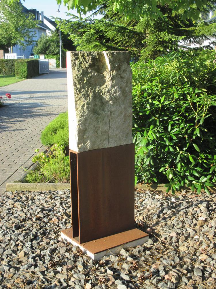 Dieses Kunstwerk wurde von der Gemeinde im 2014 erworben.