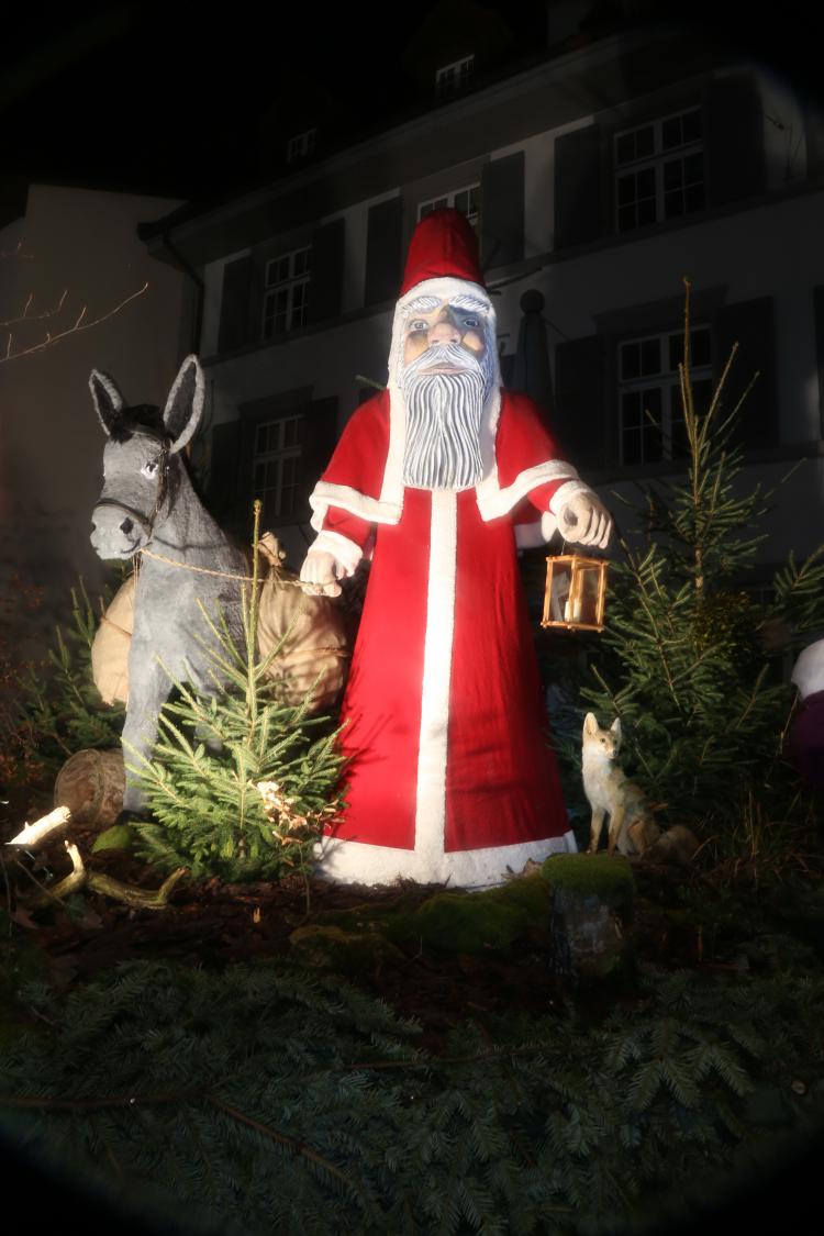 Adventsfenster vom 6.12.2015, arrangiert vom Werkhofteam der Gemeinde Sissach