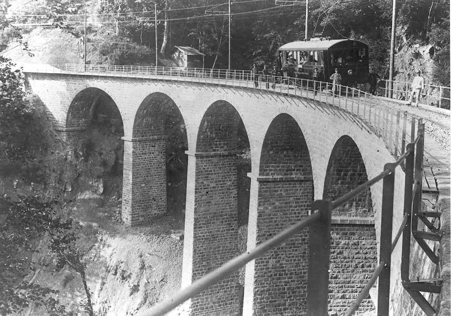1902