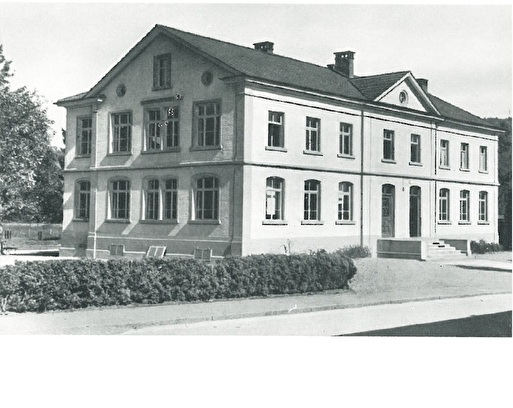 ehemaliges Sekundarschulhaus, erweitert 1900