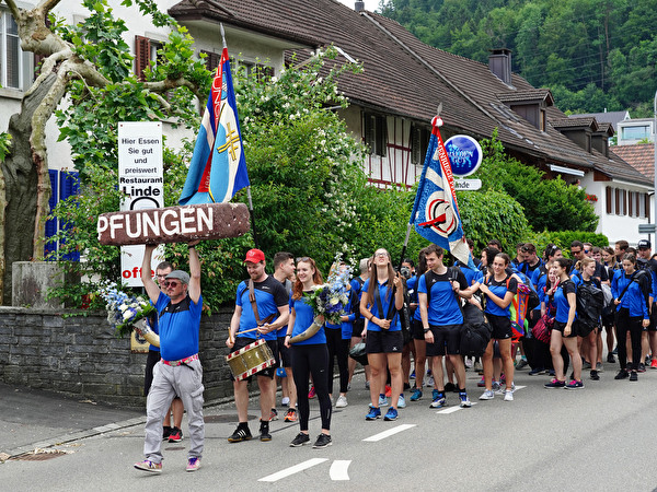 Abmarsch beim Rest. Linde