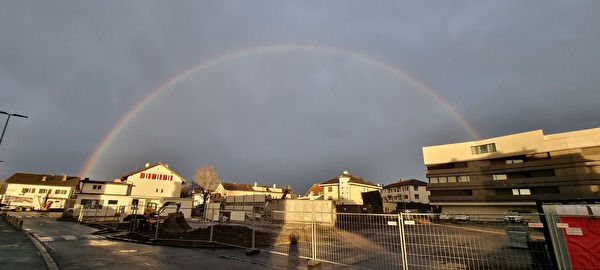 Abbruch Mutschellenplatz mit Regenbogen