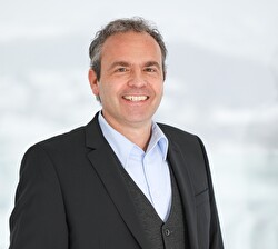 Portraitfoto Andreas Bischof