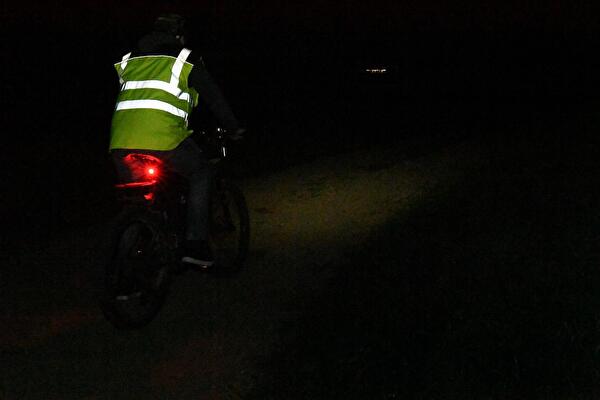 Velo-Leuchtweste_-_06.11.2022-7k.JPG