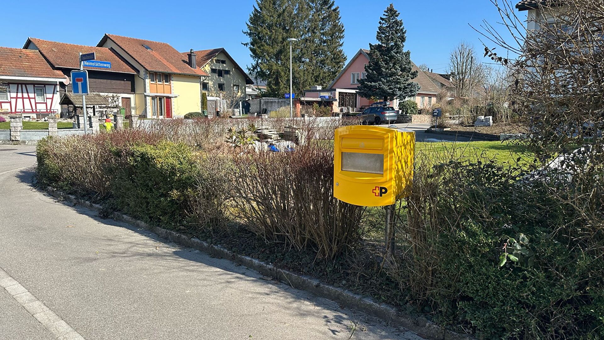 gelber Briefkasten Tössallmend