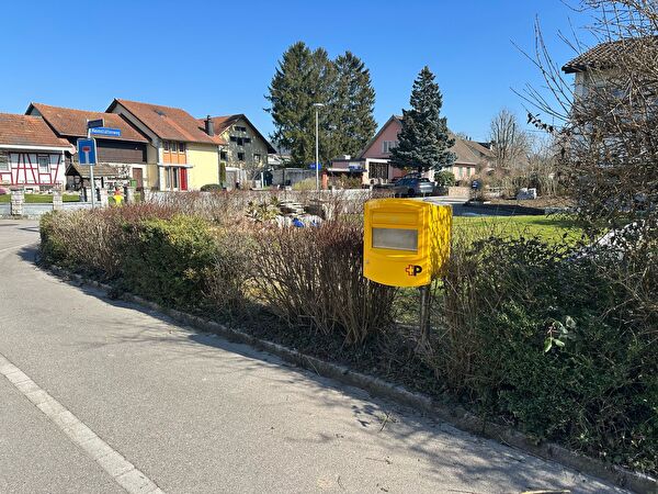 gelber Briefkasten Tössallmend