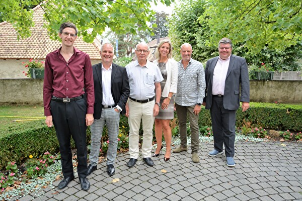 De gauche à droite : M. Manuel Zenger, M. Hervé Nusbaumer, M. Guy Delacrétaz, Mme Karine Storm-Devolz, M. Alain Garraux et M. Marc-André Burdet, Secrétaire municipal