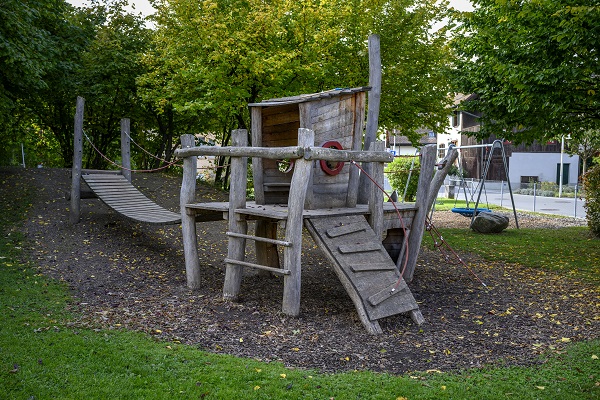Spielplatz im Dorfzentrum