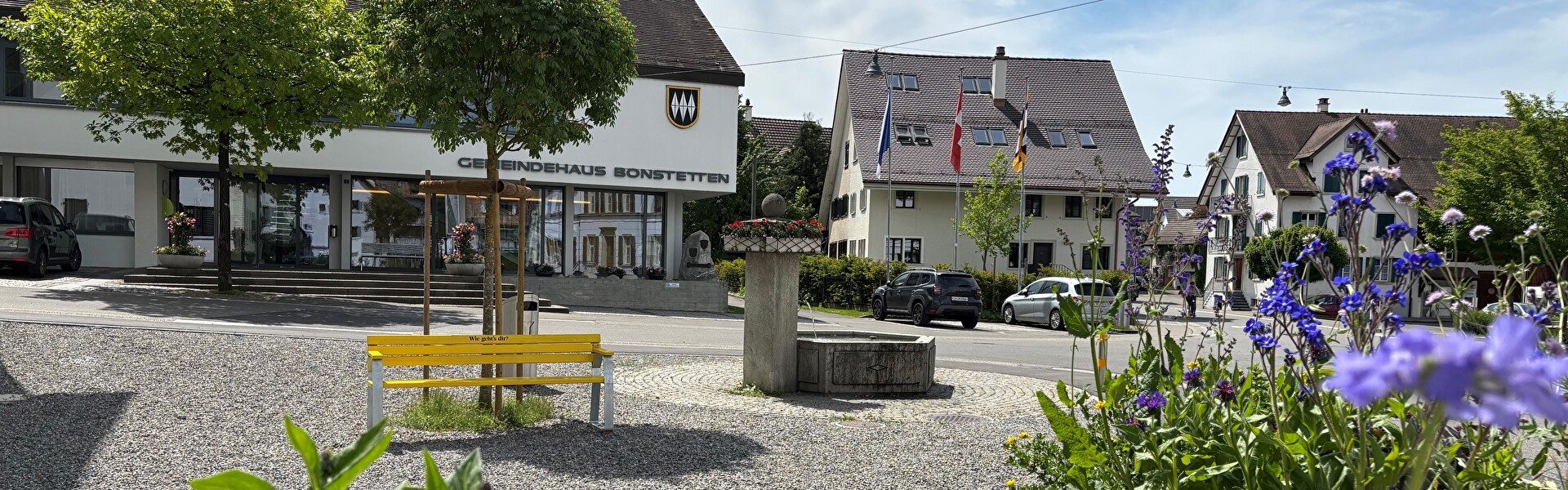 Blick auf Dorfplatz