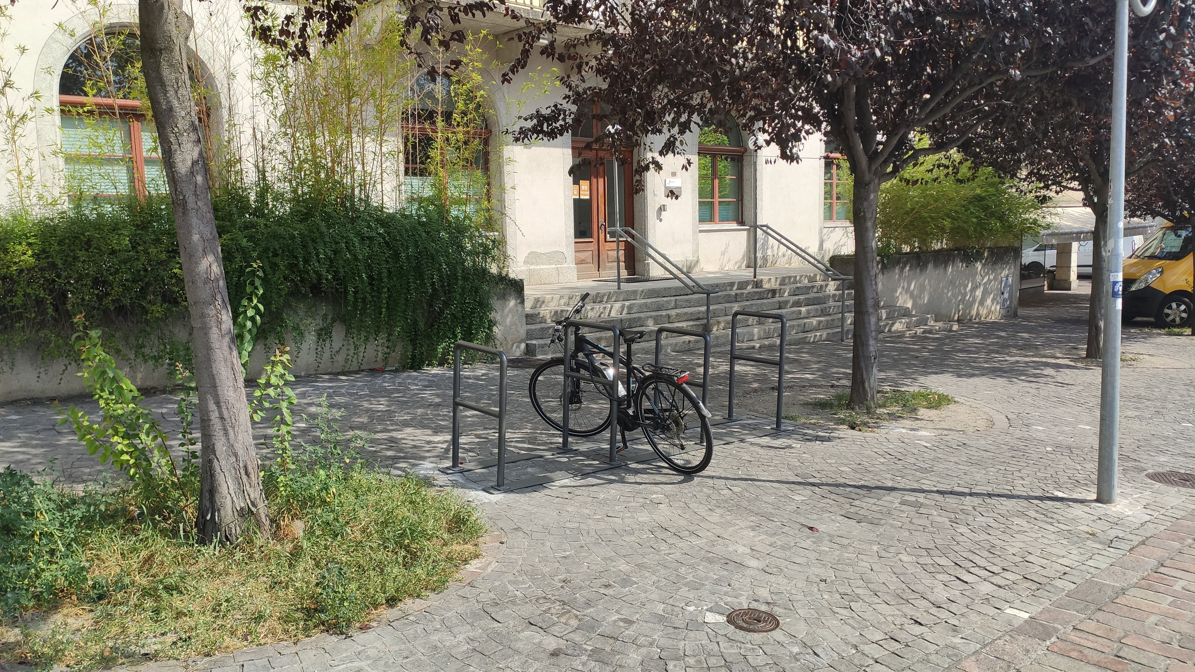 Stationnement vélo – Place de la Planta