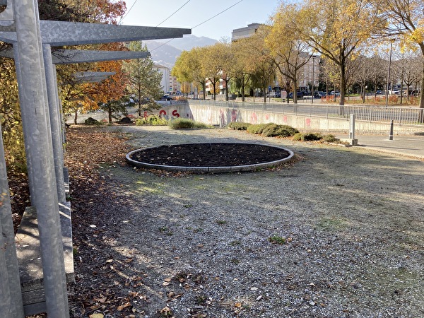 Jardin public à la passerelle de Vissigen