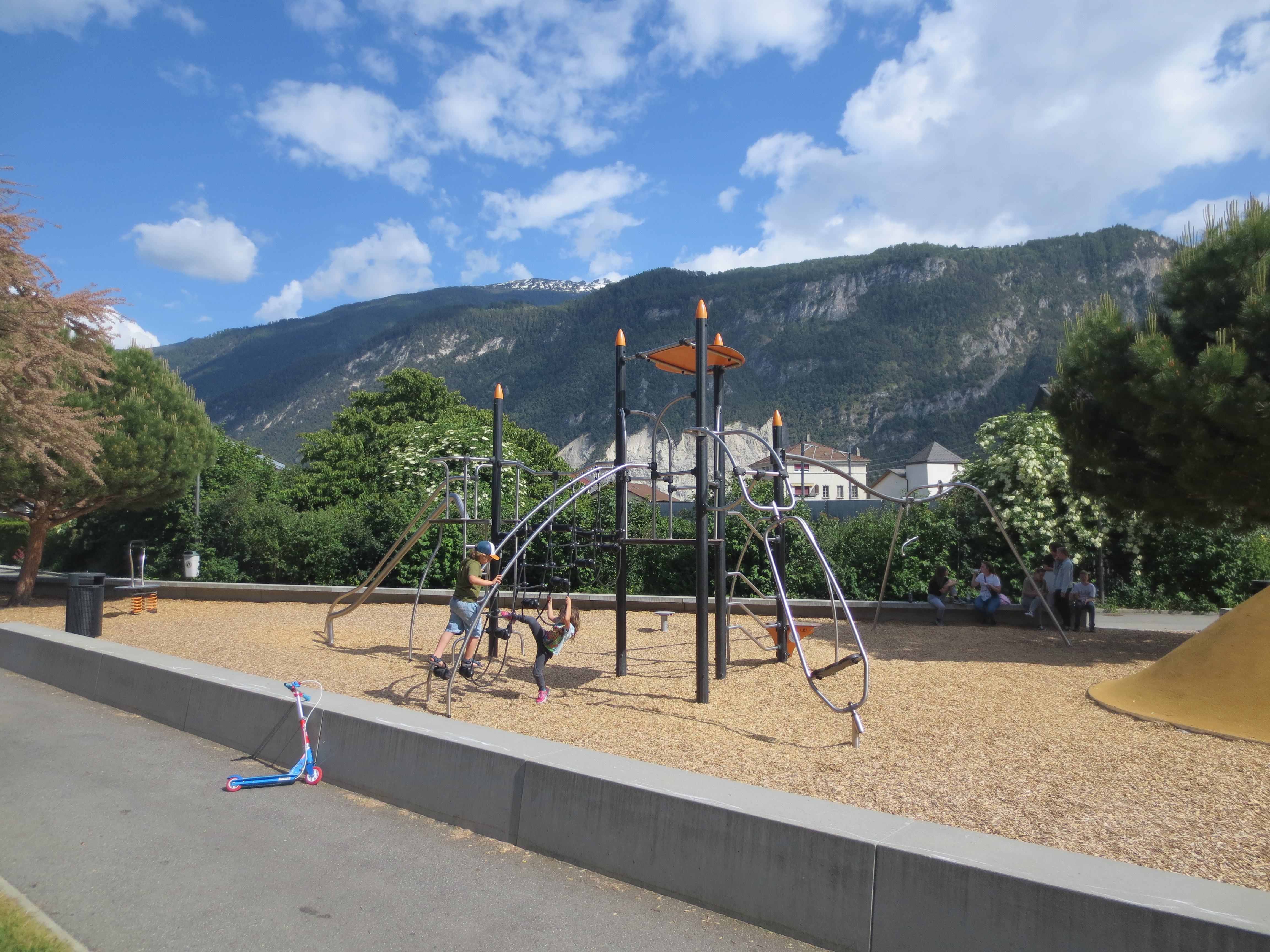 Place de jeux à Uvrier