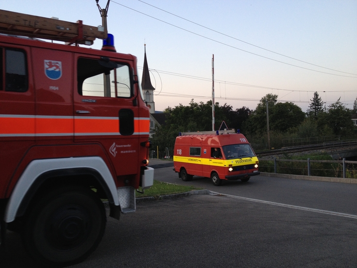 Das Atemschutzfahrzeug der Feuerwehr Mammern mit dem TLF im Vordergrund.