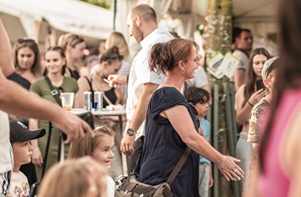 Das Strassenfestival Amriswil findet am Freitag, 4. und Samstag, 5. Juli, im Stadtzentrum statt. Mehr Informationen gibt es unter www.strassenfestival.ch.