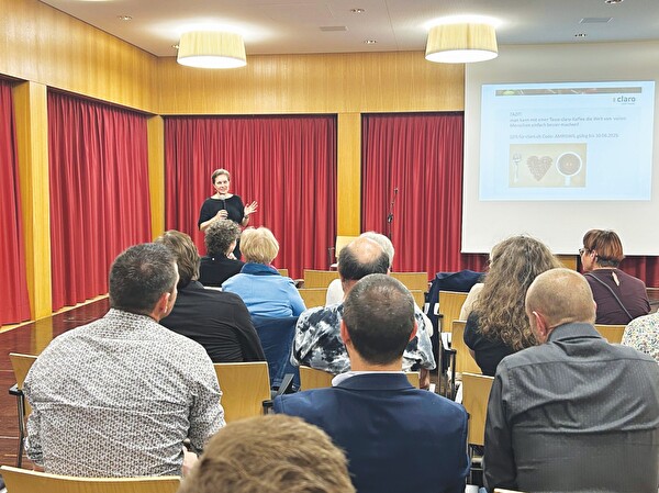 Marie-Claire Pellerin erklärte am Dienstagabend, welche Auswirkungen fairer Handel hat.