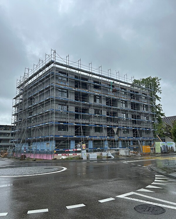 Aktuell wird vor allem am Innenausbau der neuen Alterswohnungen an der Egelmoosstrasse gearbeitet.