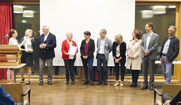 Die Alterskommission erhielt für die Umsetzung des Projekts «demenzfreundliche Gemeinde» am Mittwochabend den Fokuspreis von Alzheimer Thurgau.