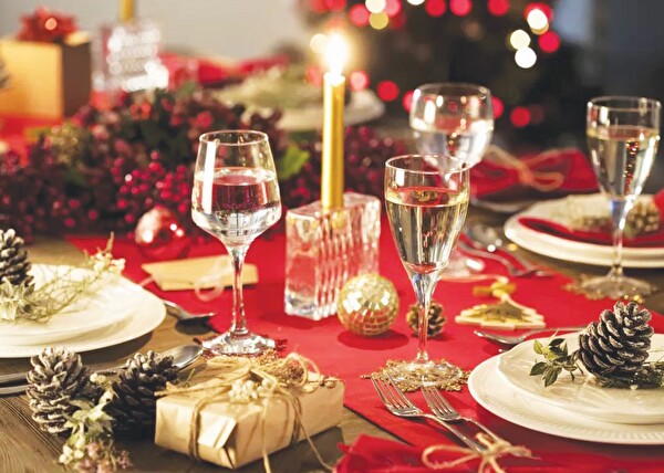 An Weihnachten und zu Neujahr werden im Restaurant Egelmoos festliche Menüs angeboten.