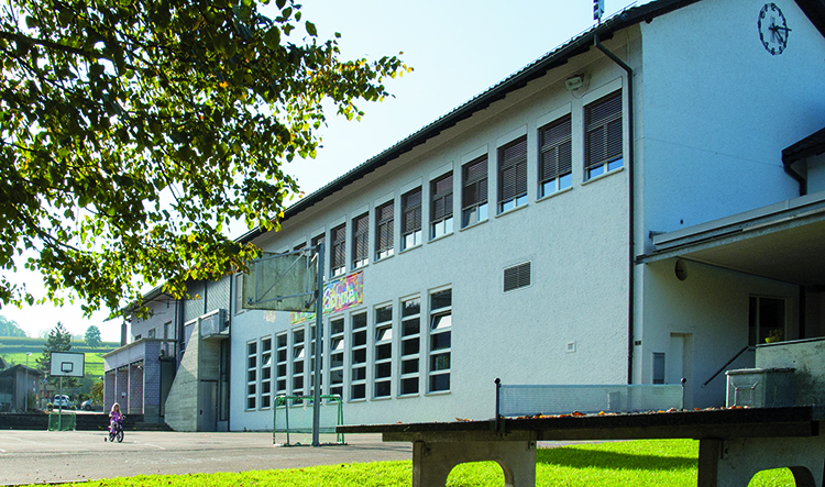 Schulhaus Uezwil