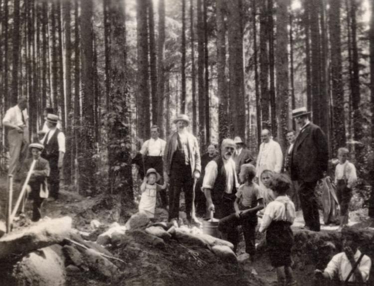 Ausgrabung Zigiholz Besucher 1926