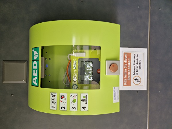 Defibrillator AED