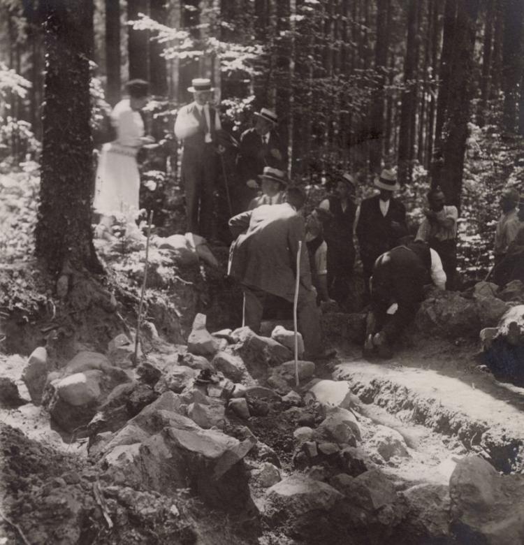 Ausgrabung Zigiholz Besucher 1926