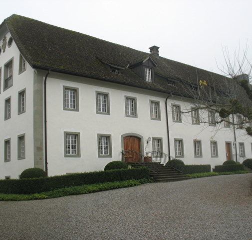 Zu sehen ist das Gemeindehaus Schloss.