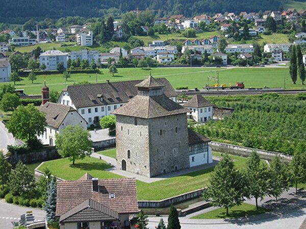 Schlossturm in Schlossanlage