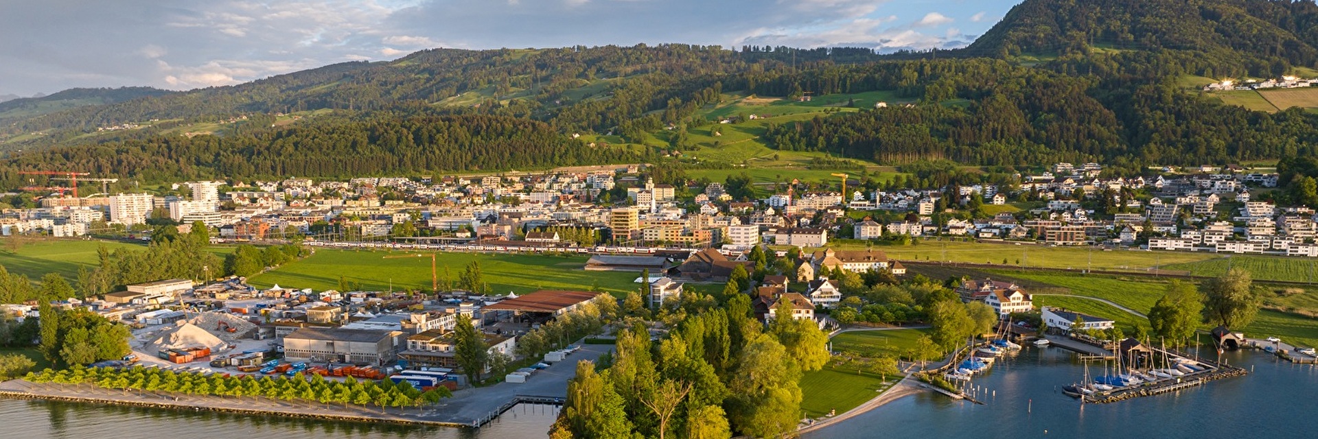 Sicht auf den Hafen von Pfäffikon