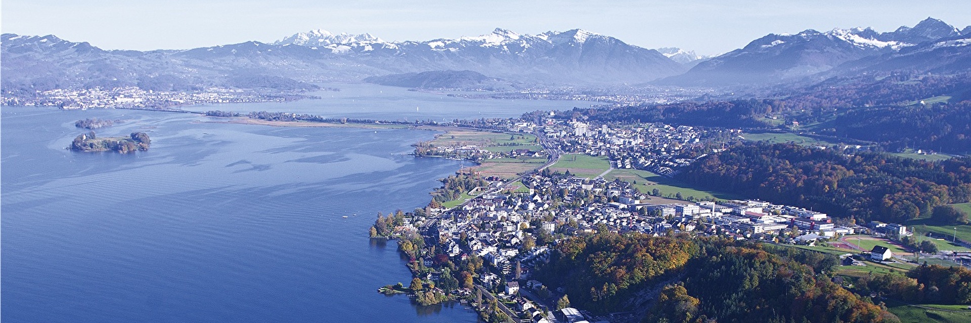 Gemeinde Freienbach aus der Vogelperspektive