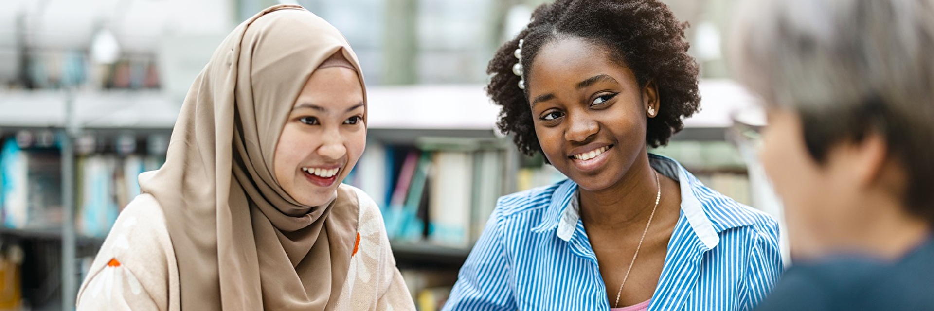 Frauen lernen zusammen